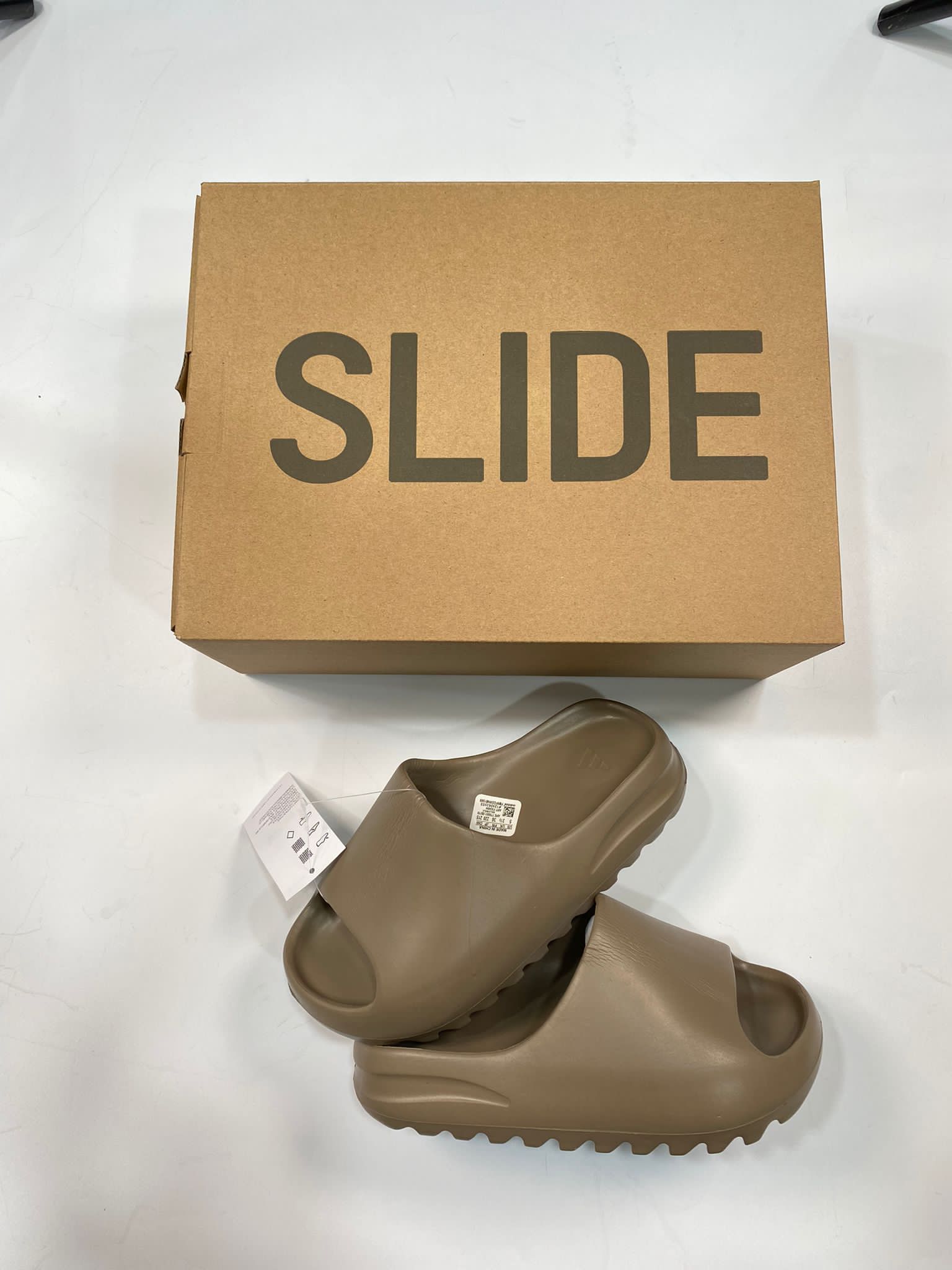 TAN YZY SLIDE image 2