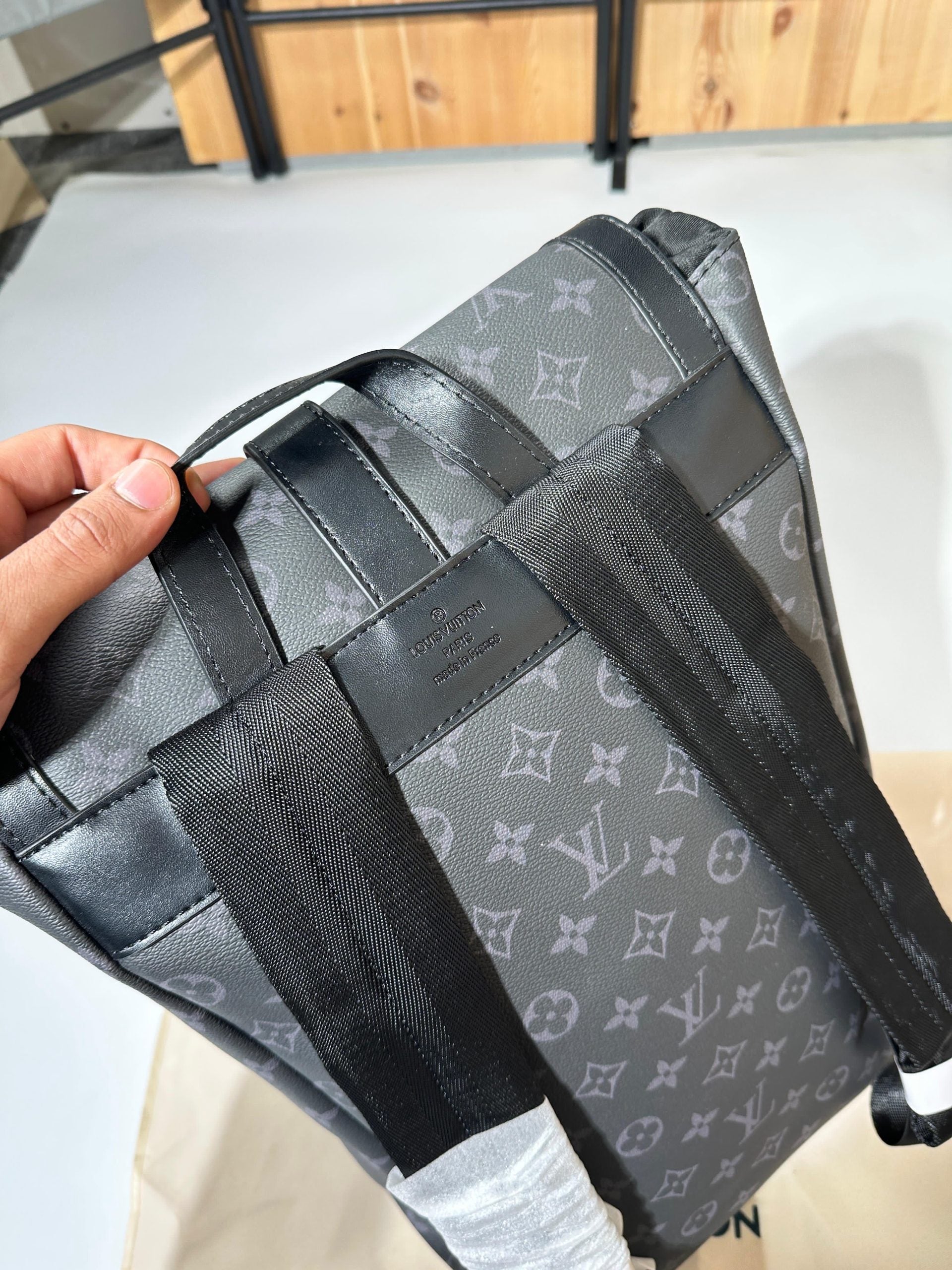 L-V BACKPACK BLACK GREY image 6