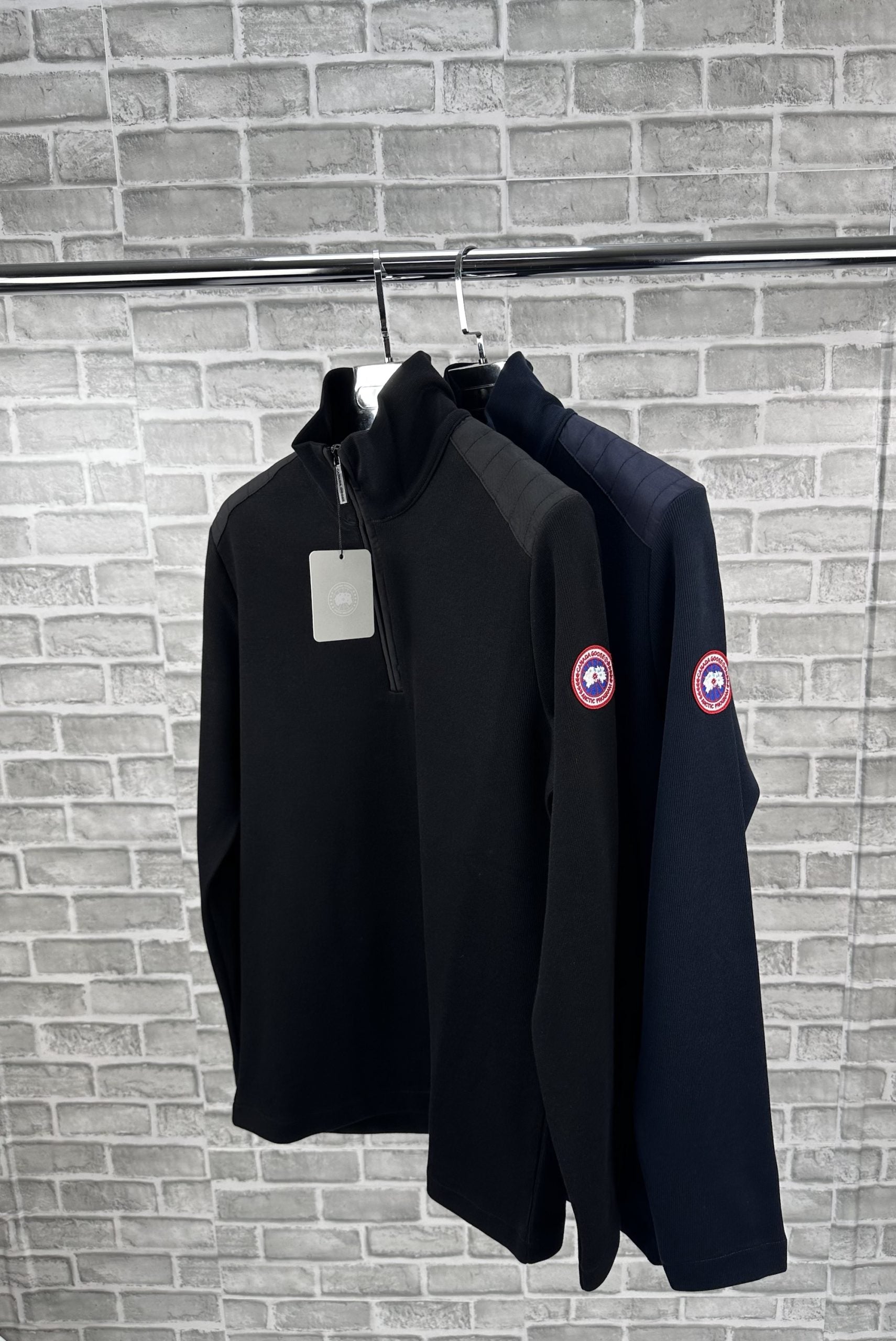 Goose 1/4 Zip Navy image 0