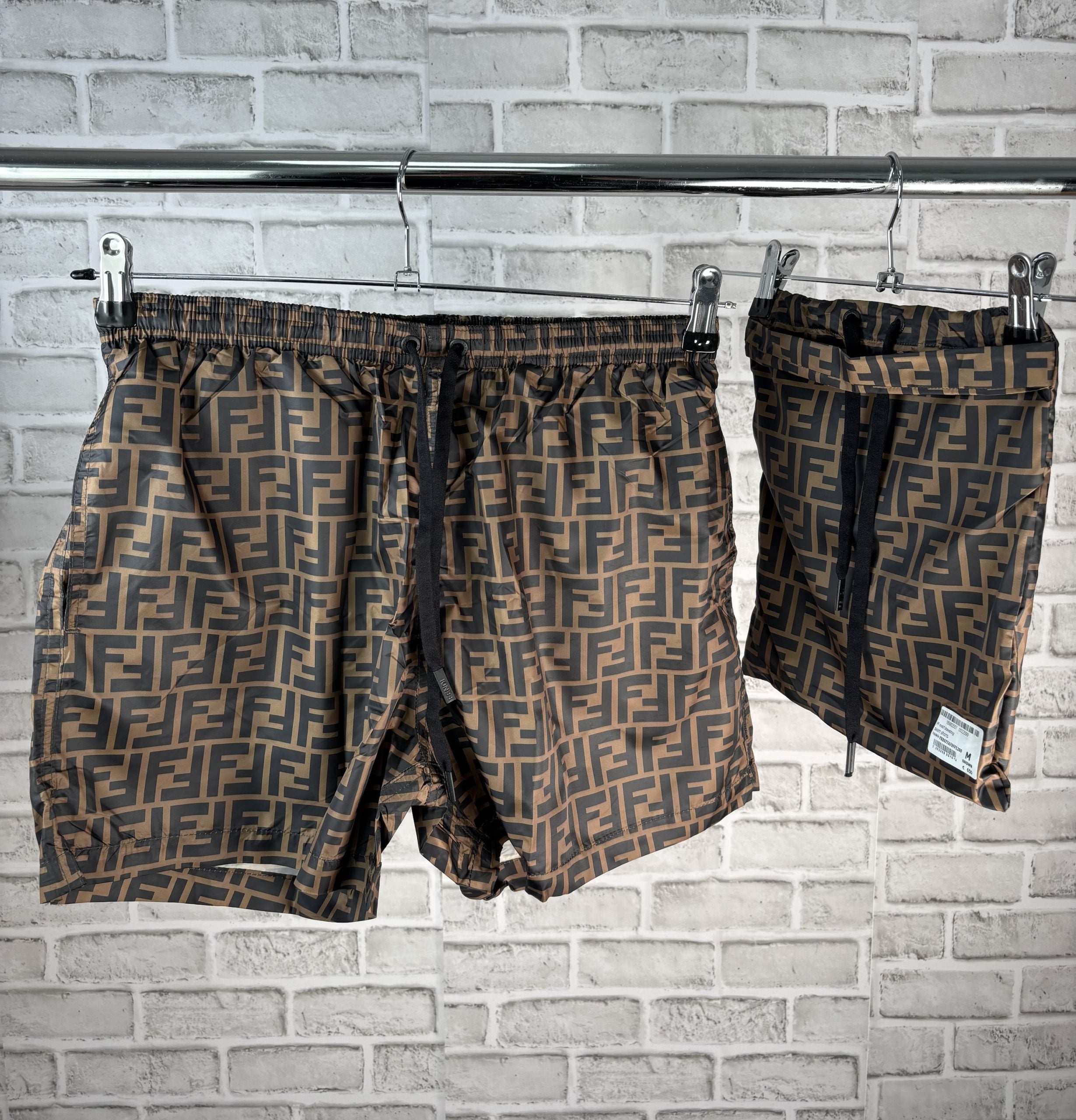FEND SHORTS image 0
