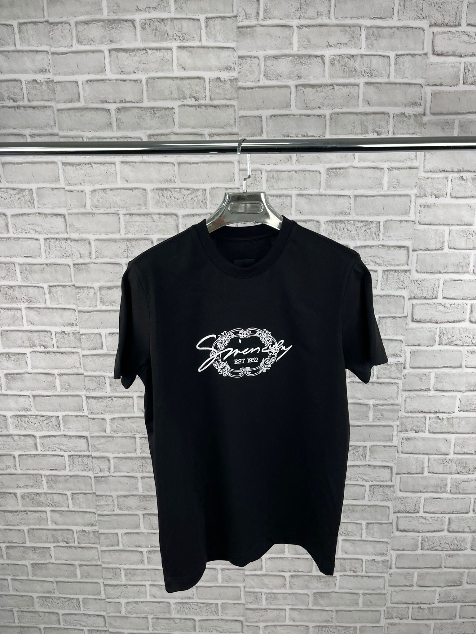 VENCHY TEE BLACK image 0