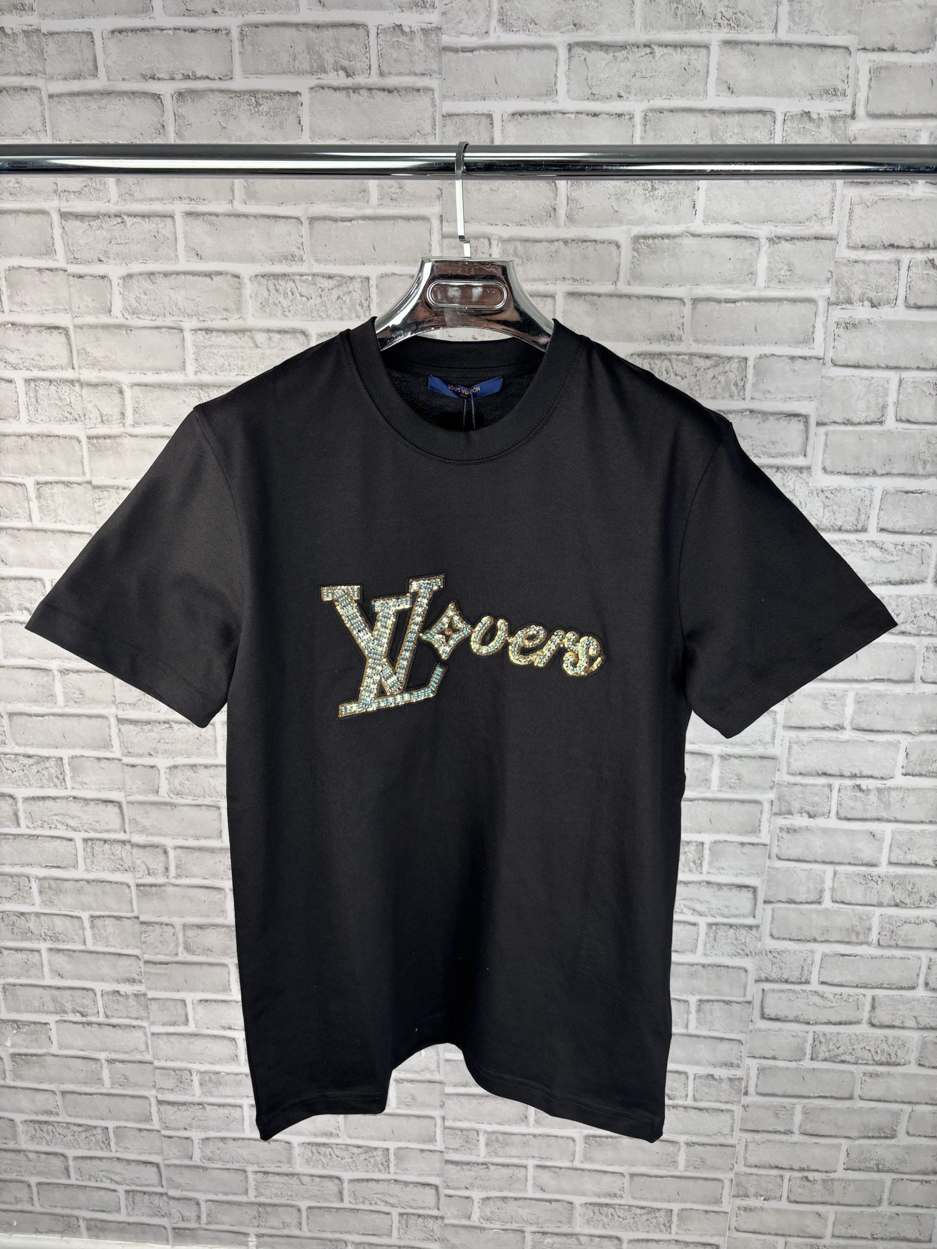 Lv tee logo image 0