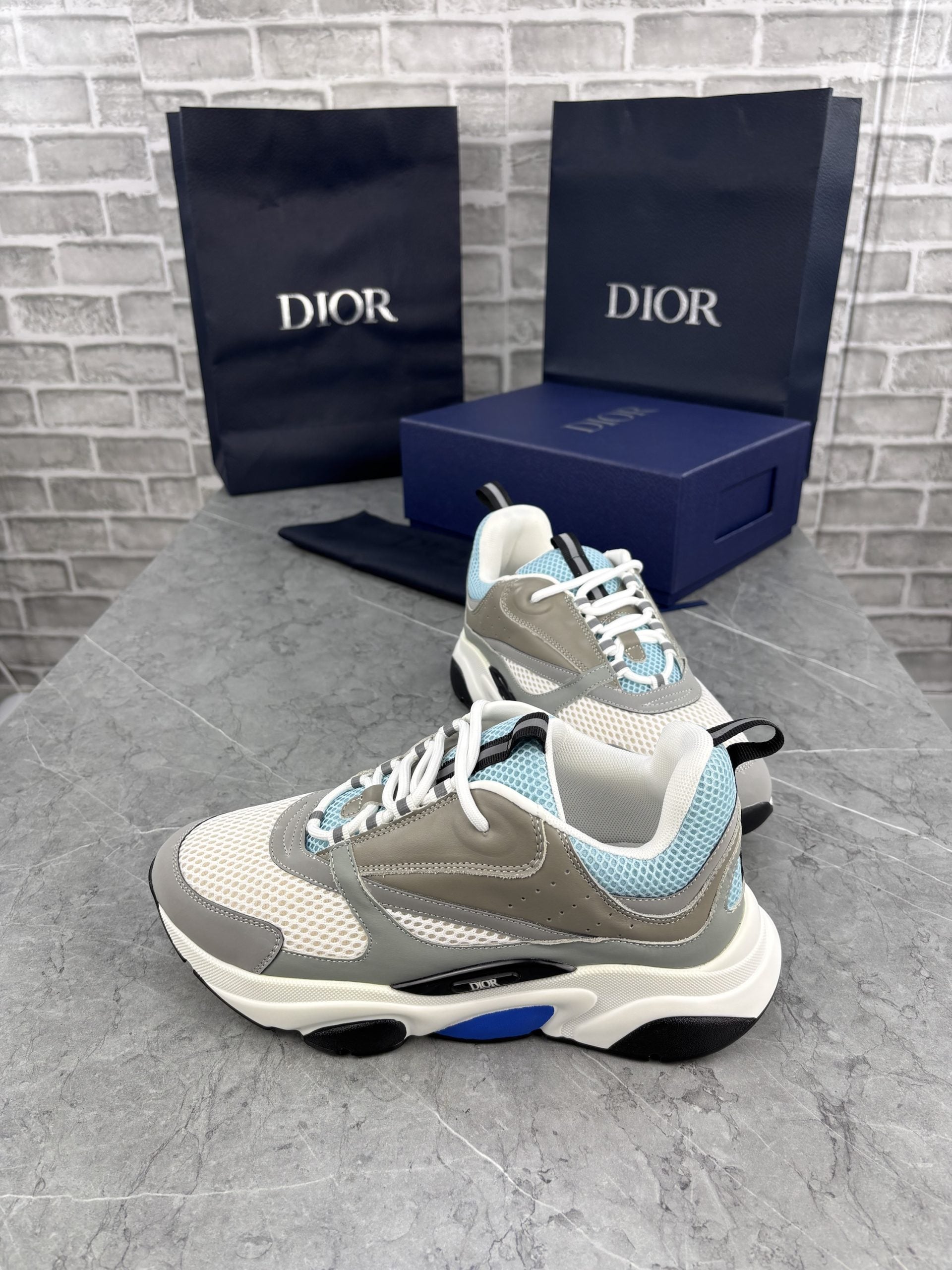B22 BABY BLUE image 1