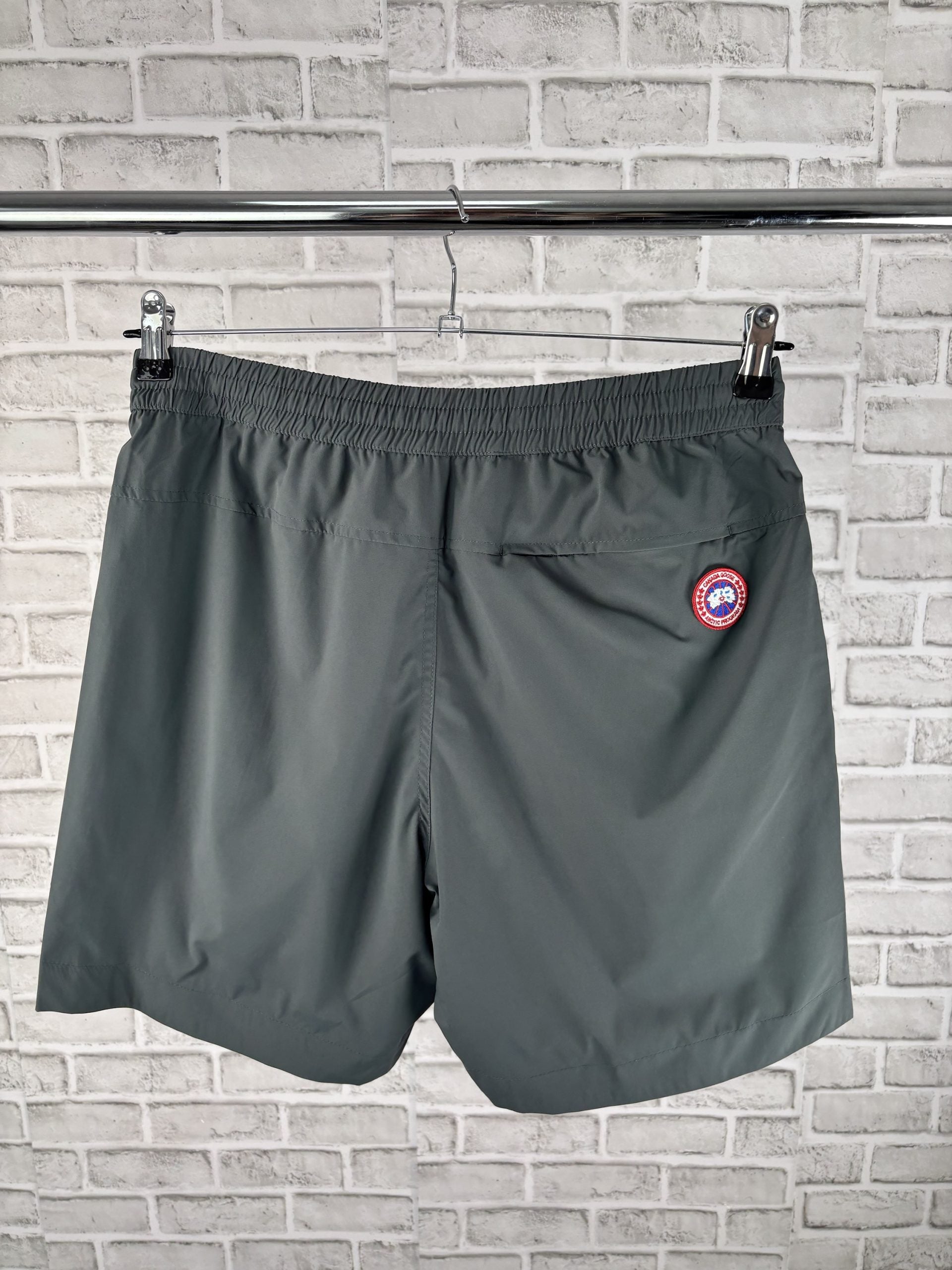 Goose short anthracite image 1