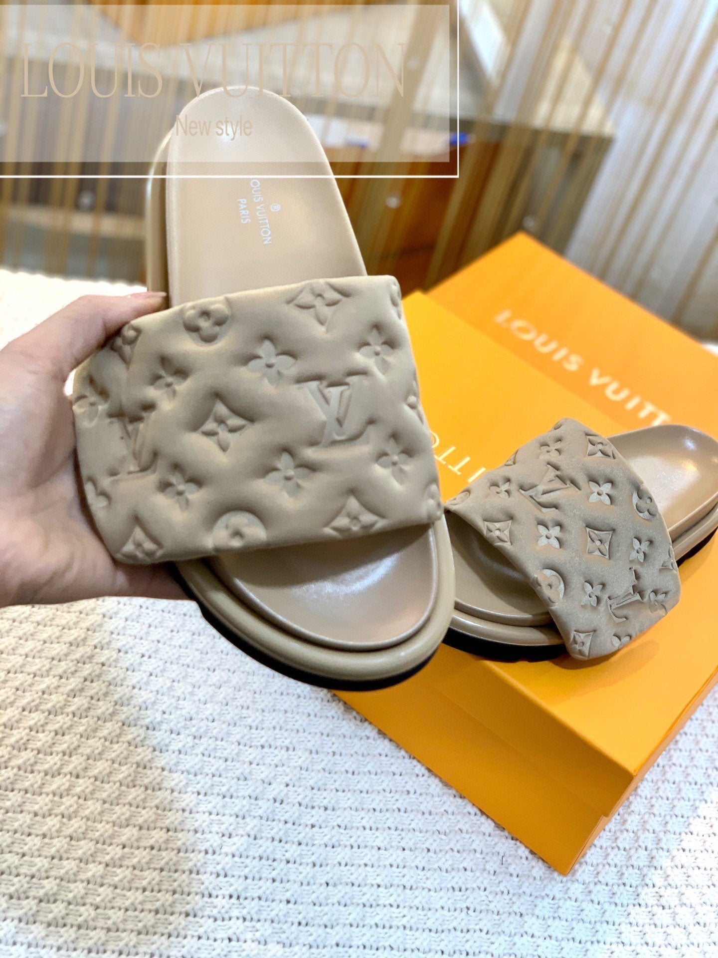BEIGE PILOW SLIDES image 8