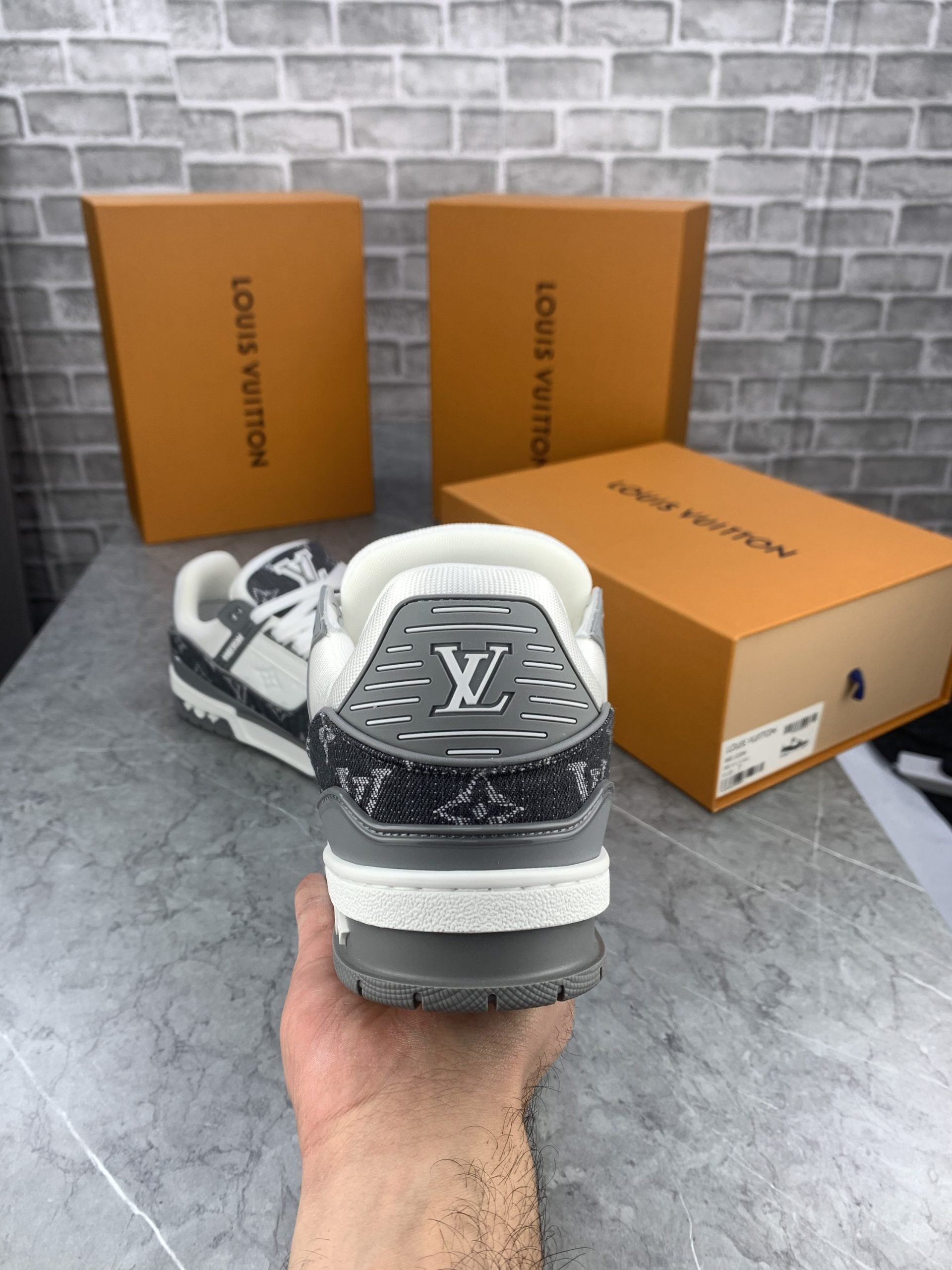 LV SNEAK image 5