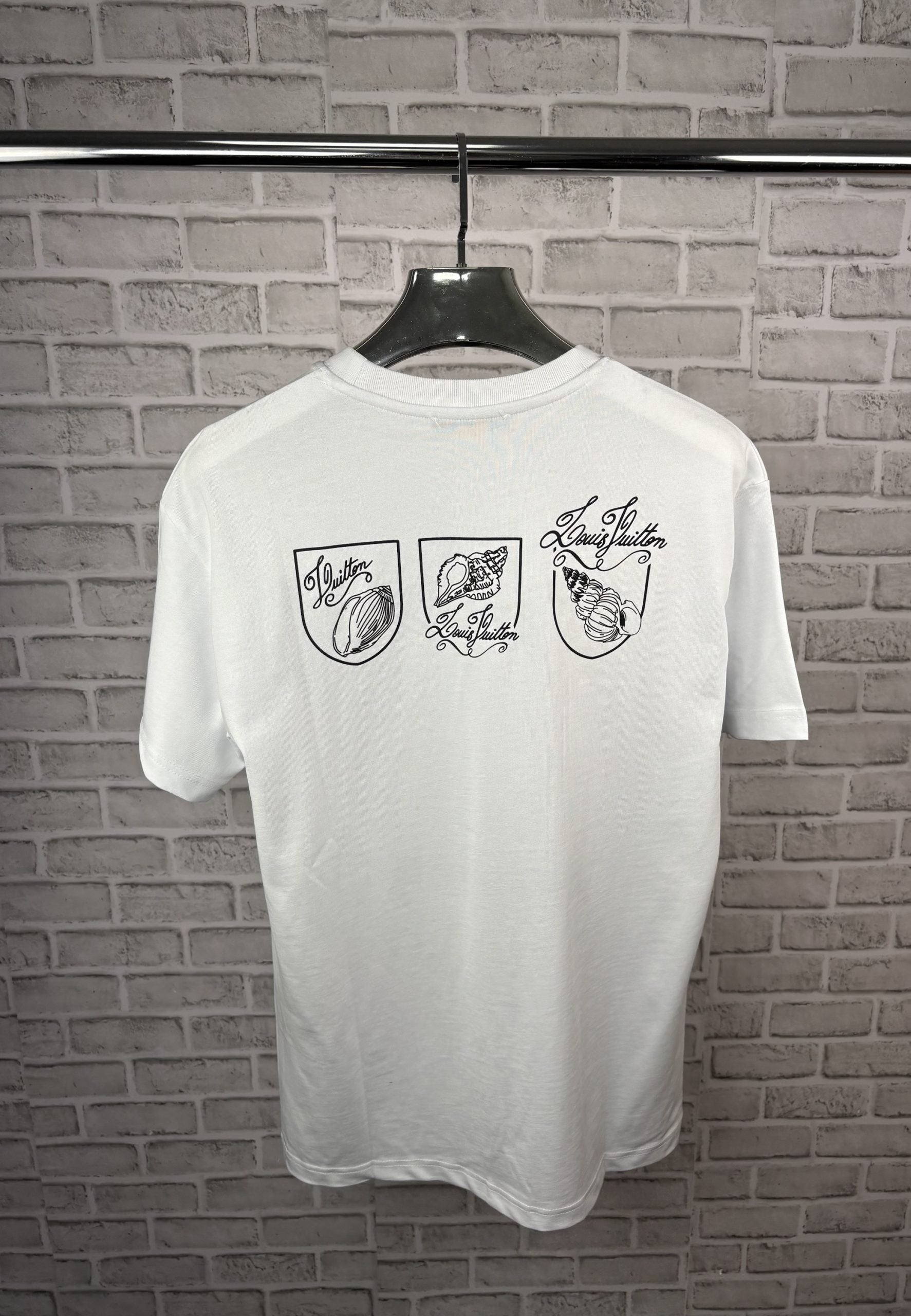 LV PRINTED WHITE TEE image 1