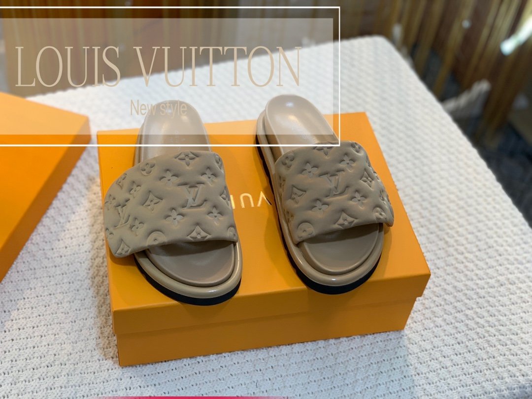 BEIGE PILOW SLIDES image 3