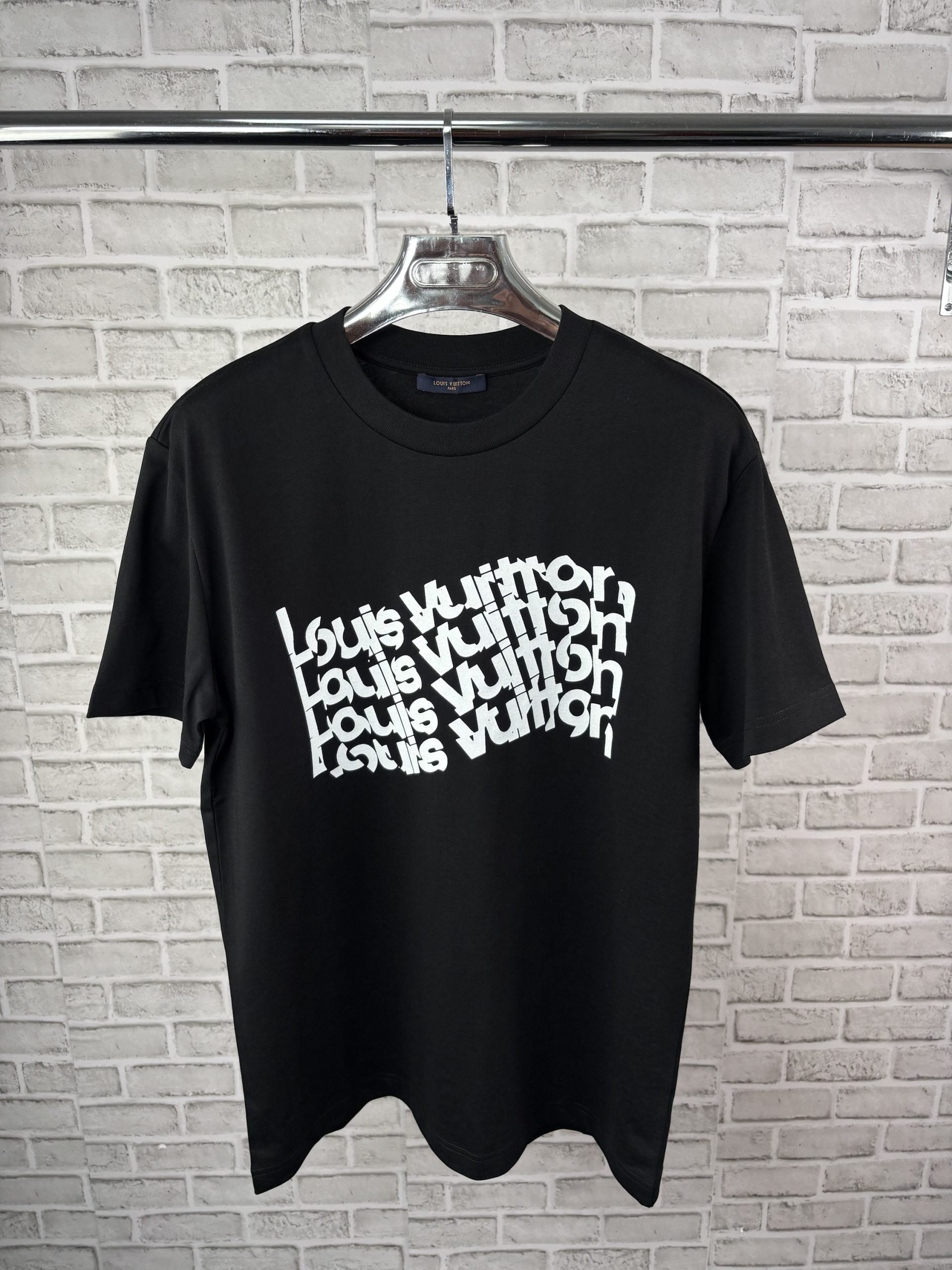 LV BLACK TEE image 0