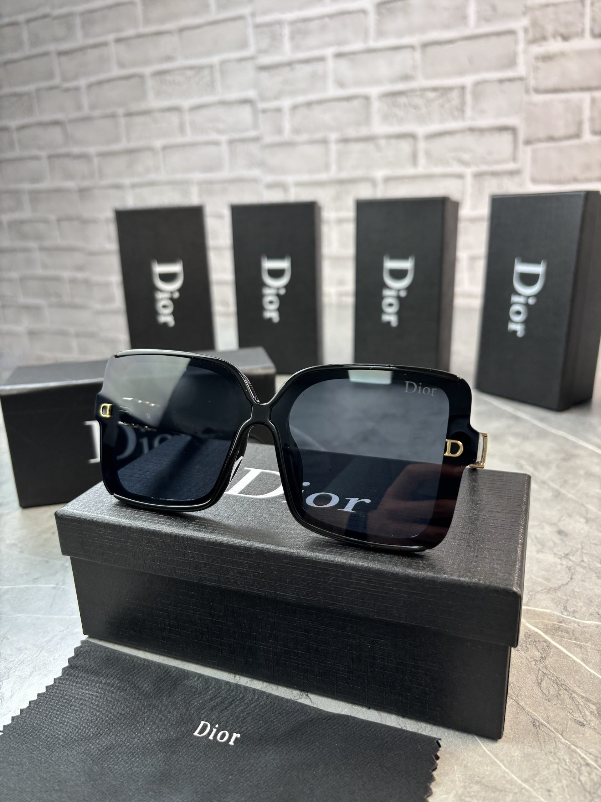 IOR BLACK GLASSES image 5