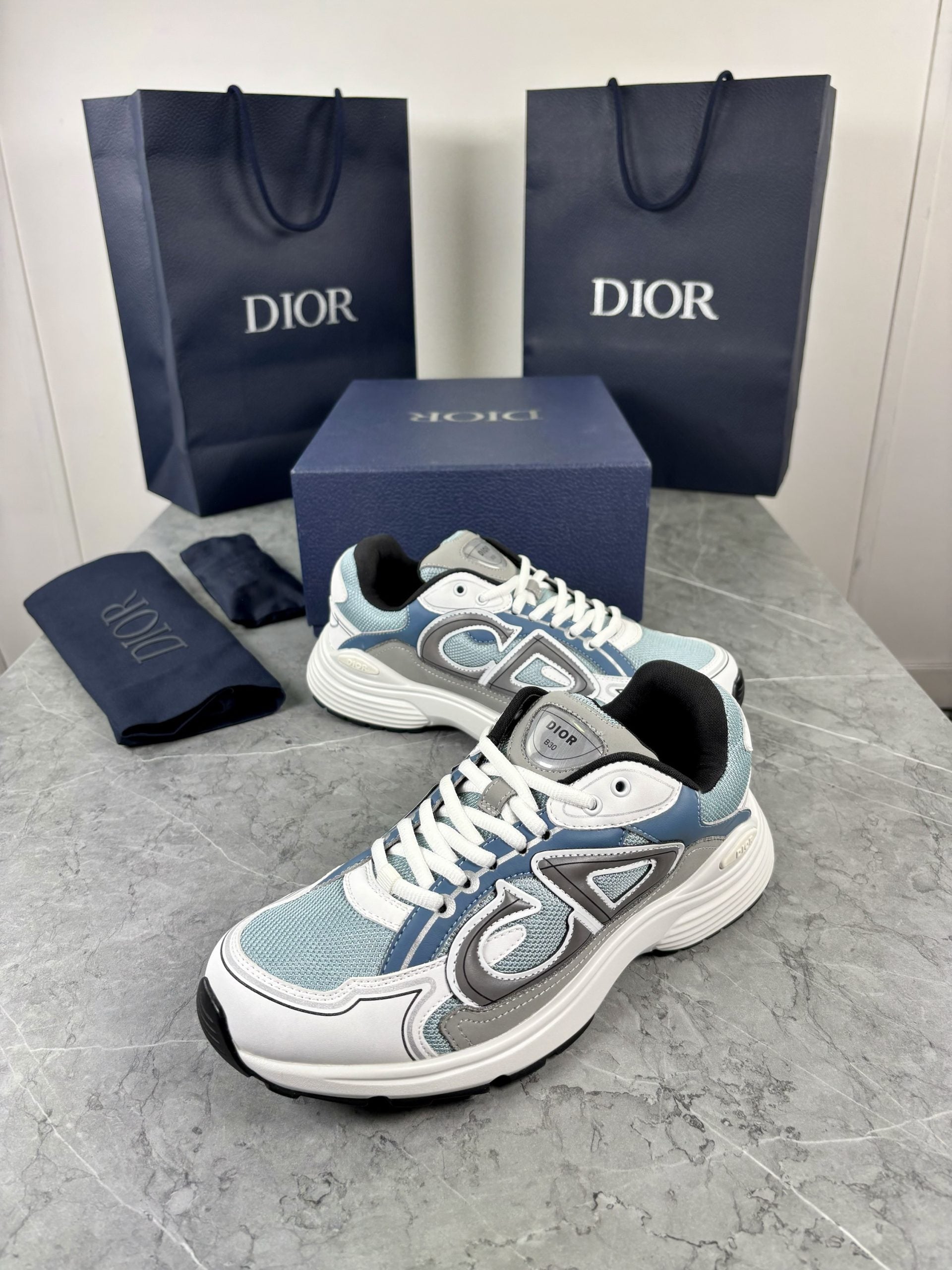 B30 LIGHT BLUE image 1