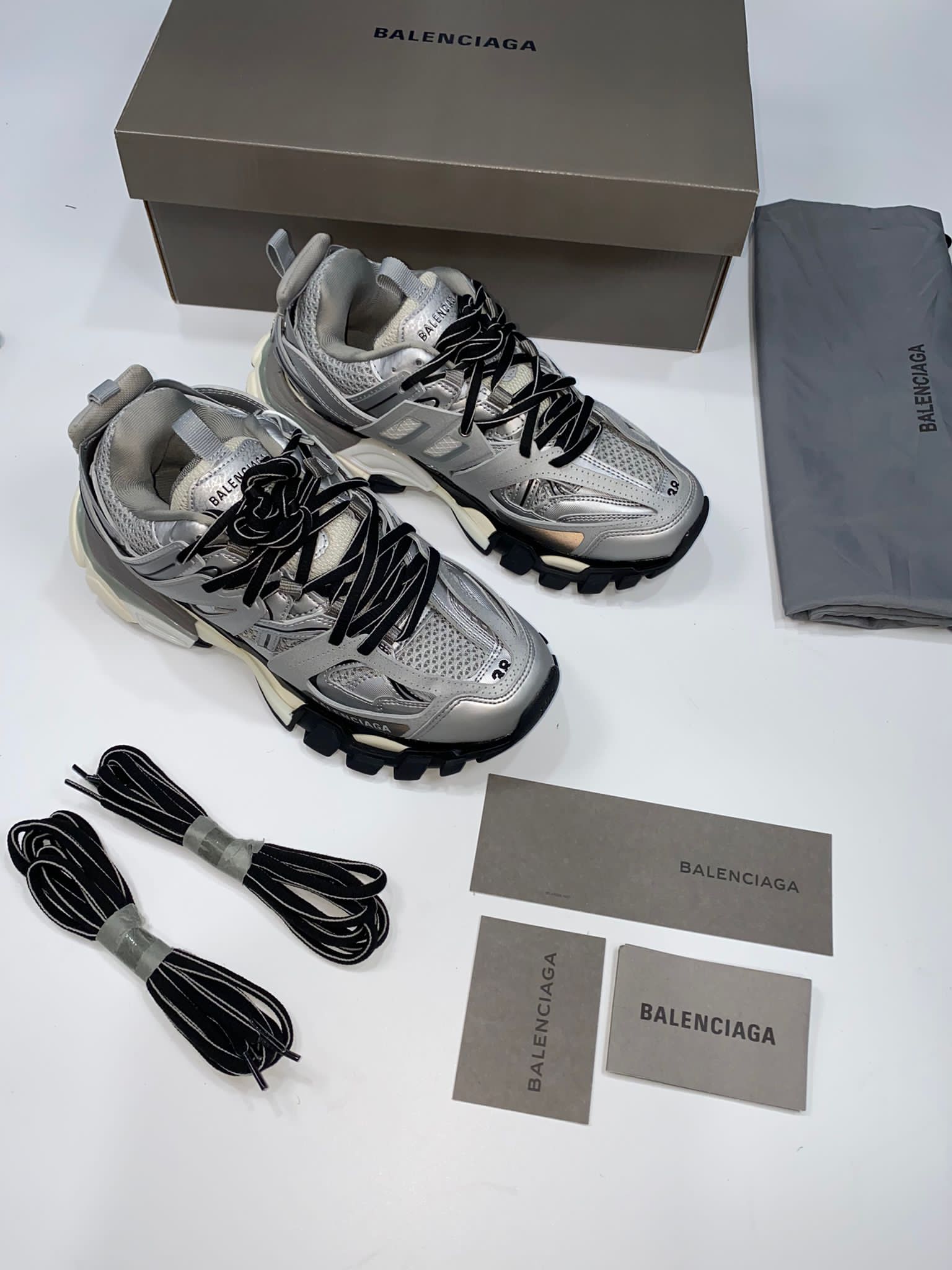 SILVER TRACK image 6