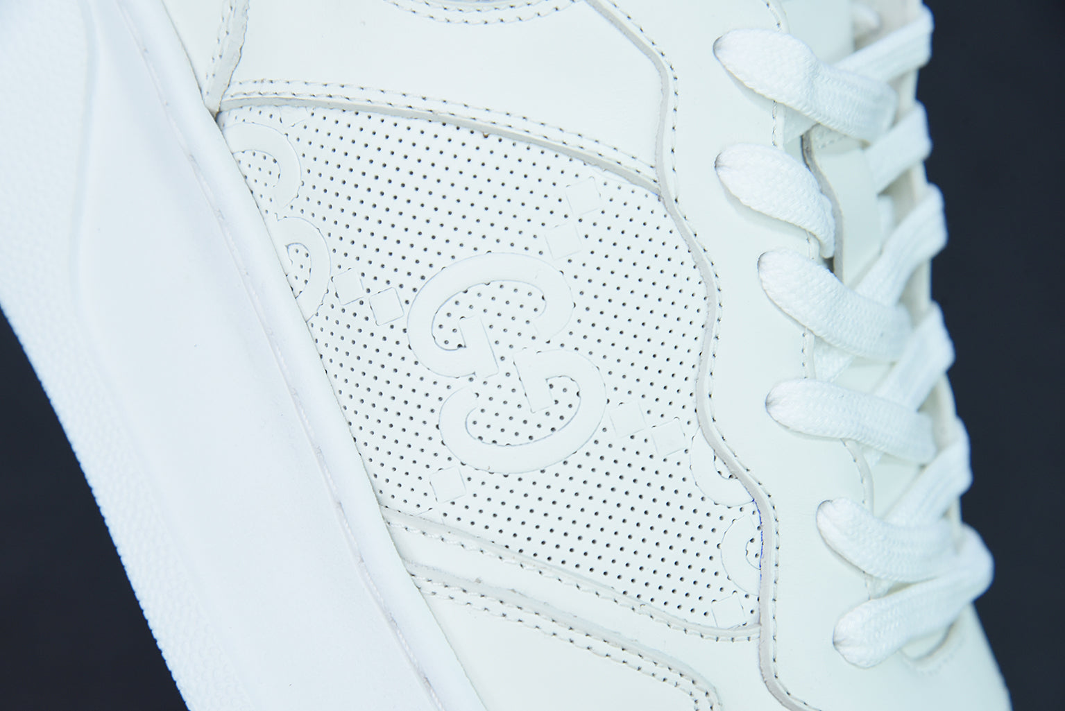 WHITE UCCI CHUNK image 4