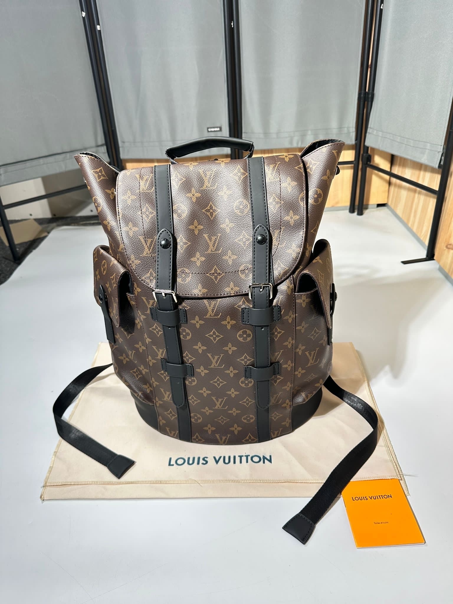 L-V BACKPACK BROWN image 0