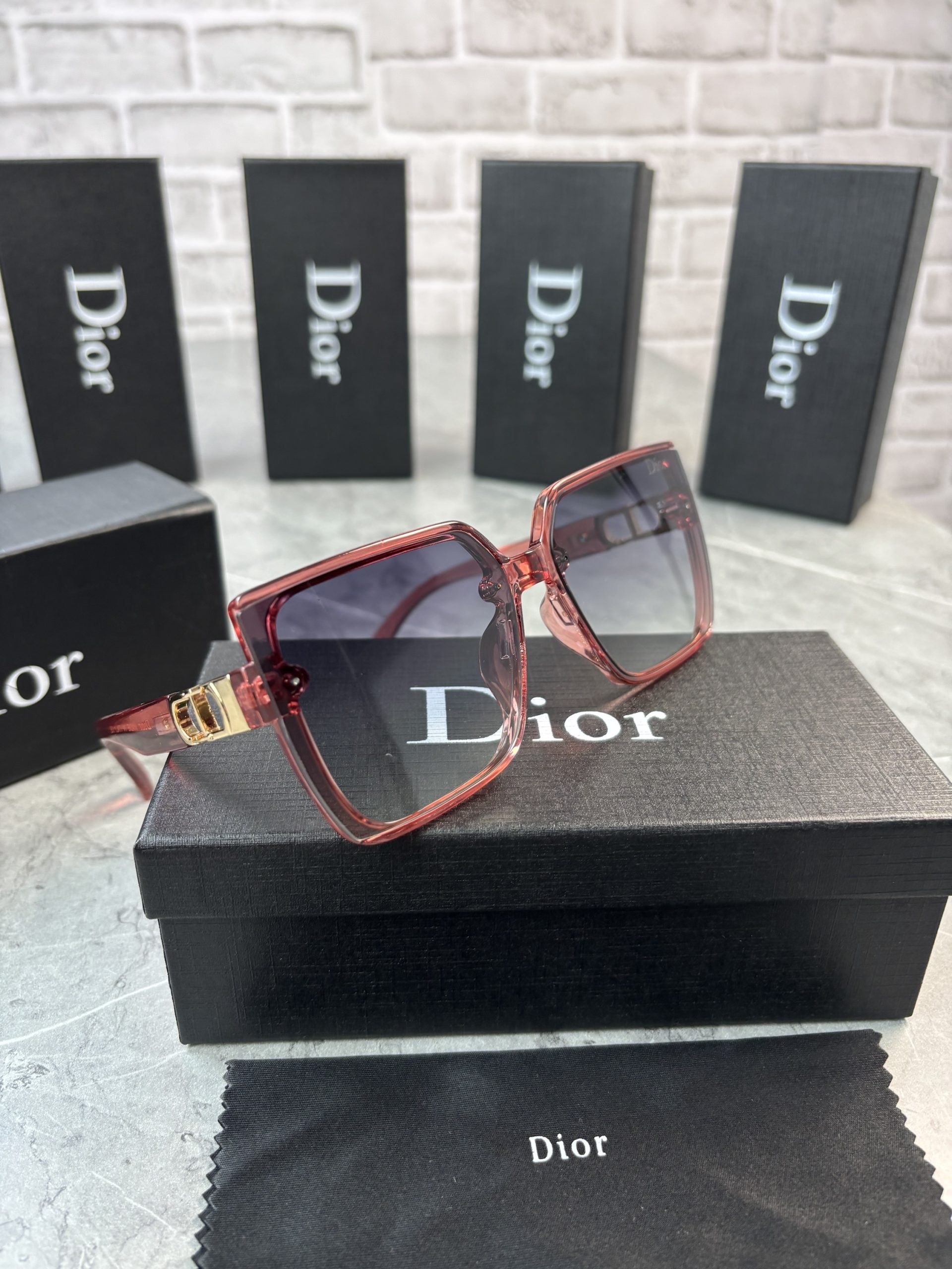 IOR PINK GLASSES image 2