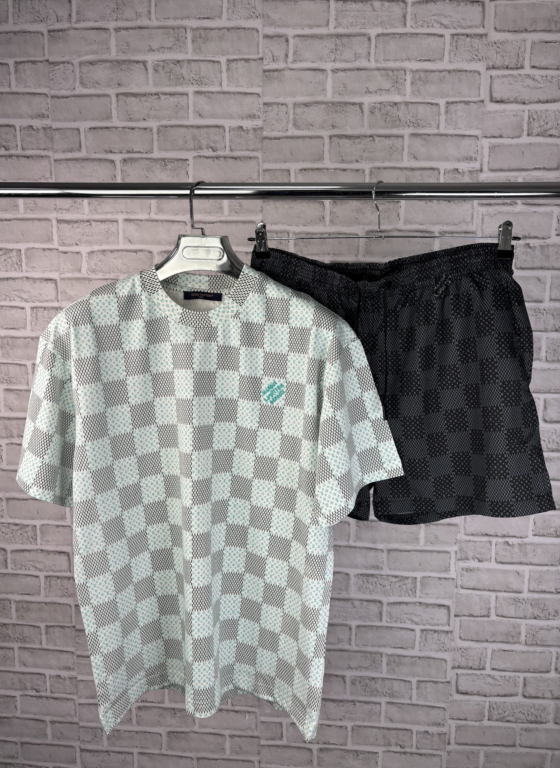 Lv set black image 0