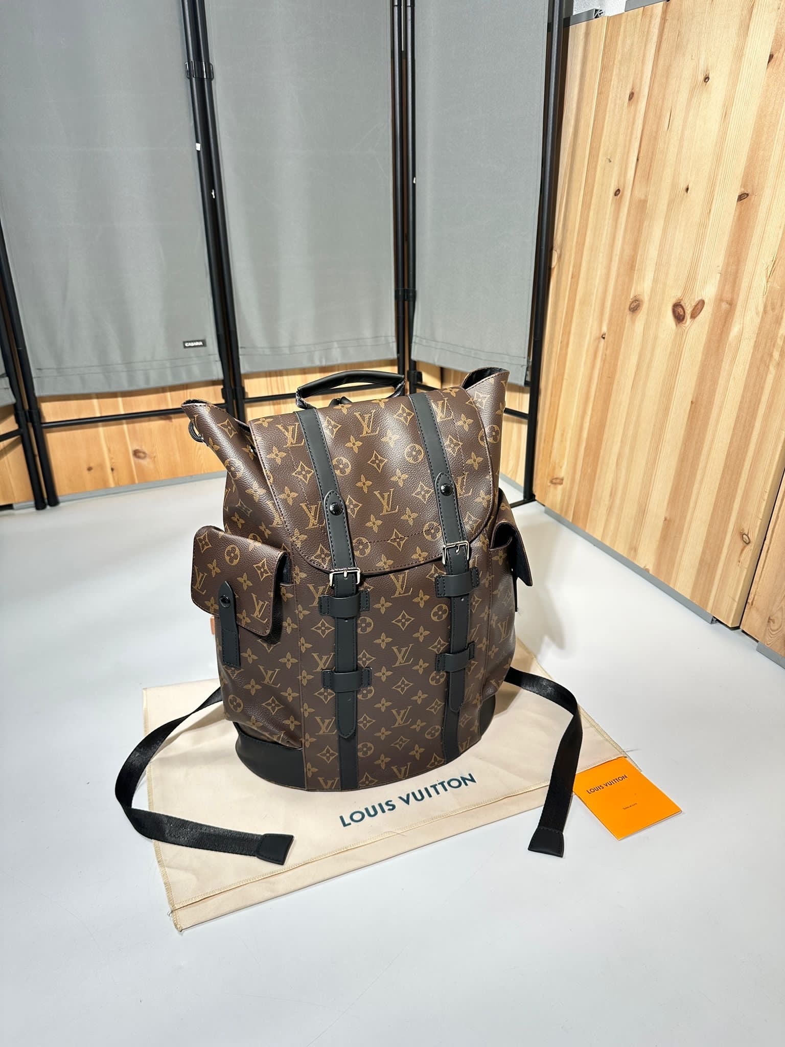 L-V BACKPACK BROWN image 1