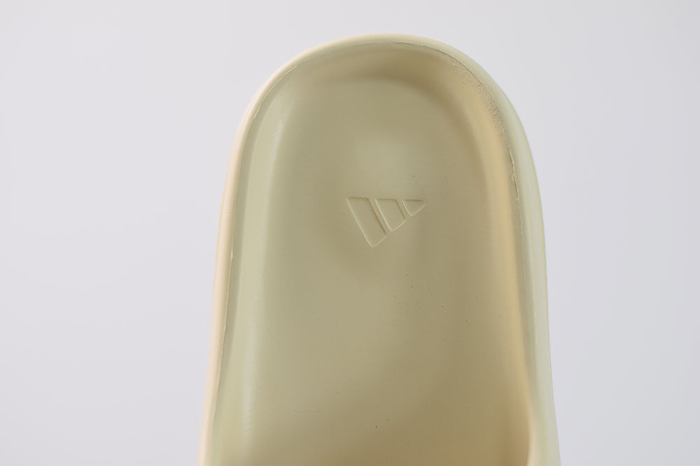 YZY SLIDER image 3