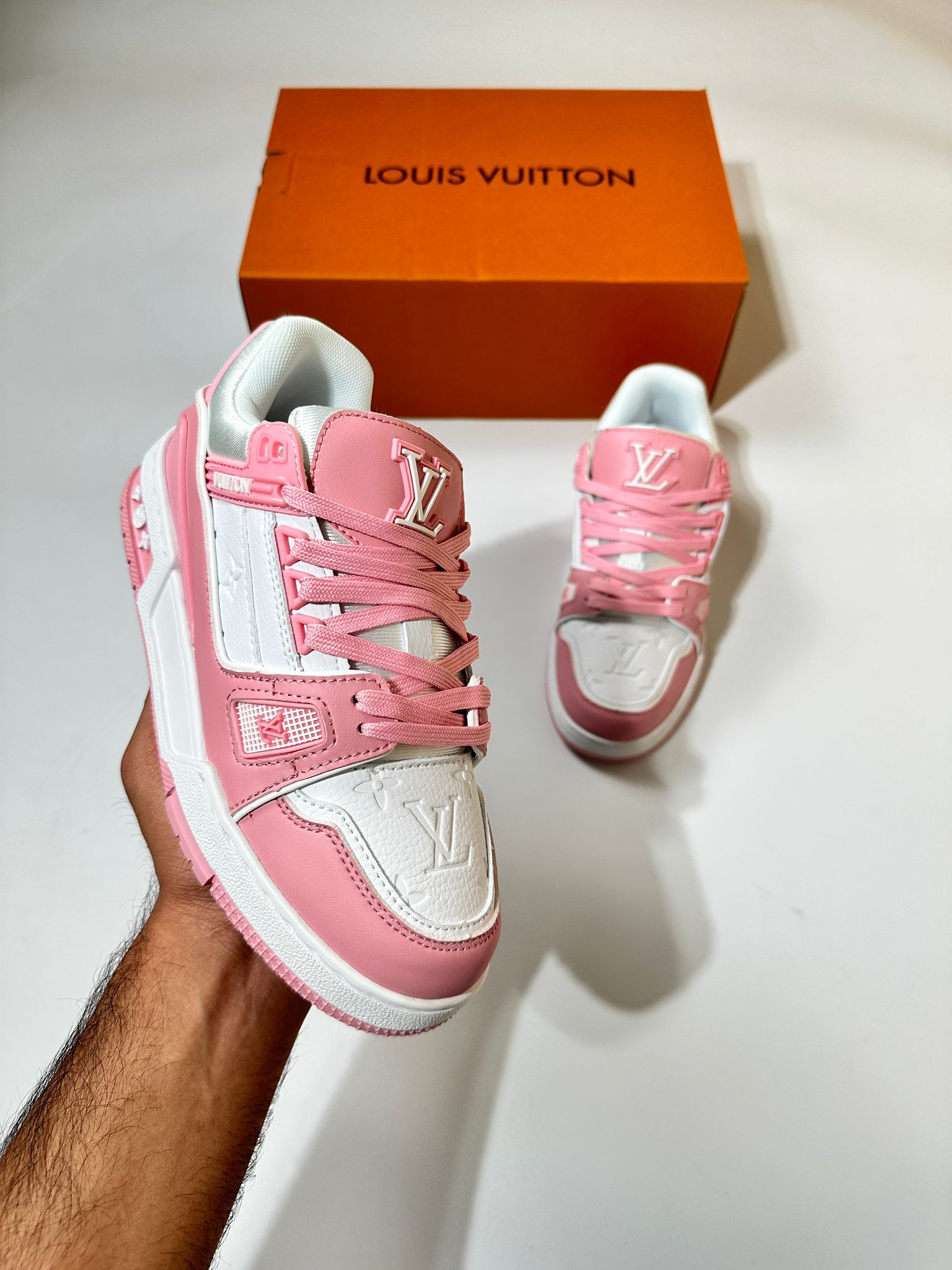 IV TRAINER PINK image 0