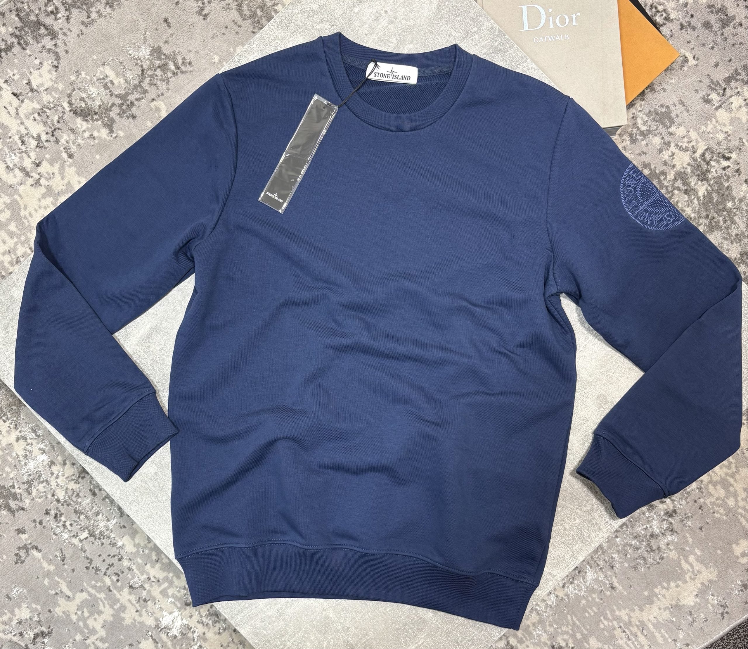 Stone Jumper Navy - S image