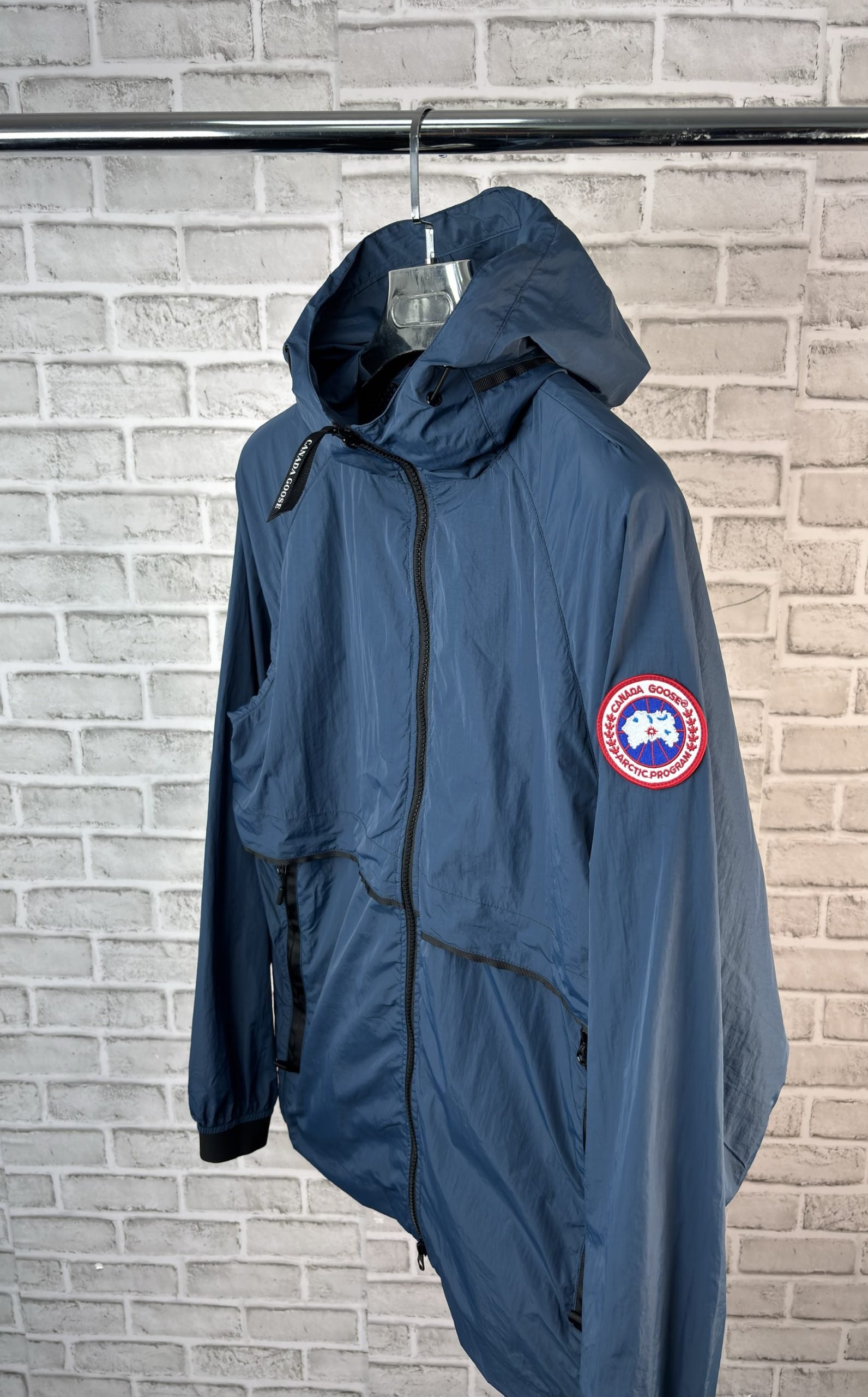 GOOSE WINDBREAKER BLUE image 1