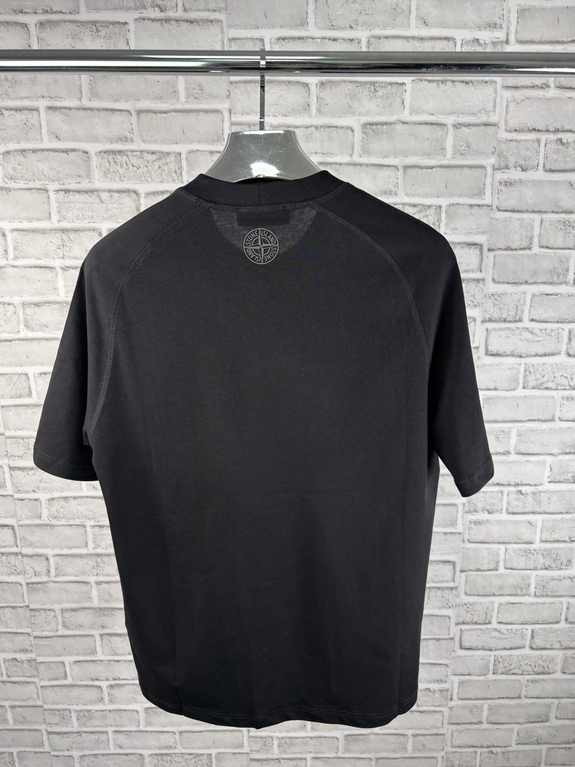 STONI tee black image 1