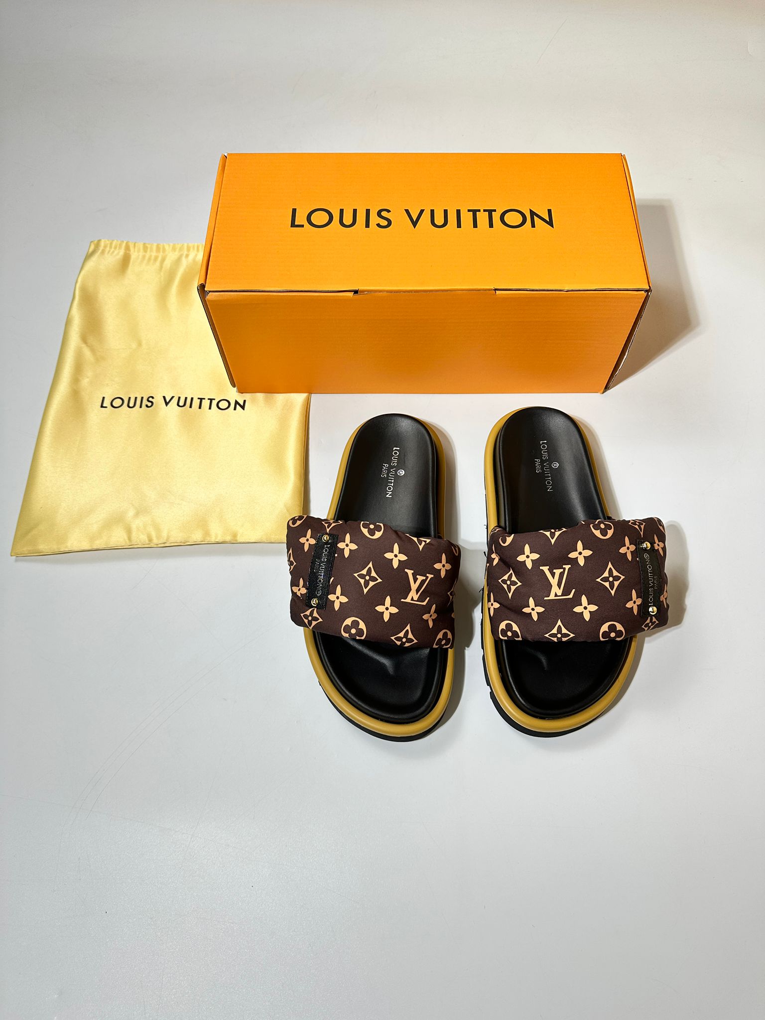 L-V SANDAL image 6