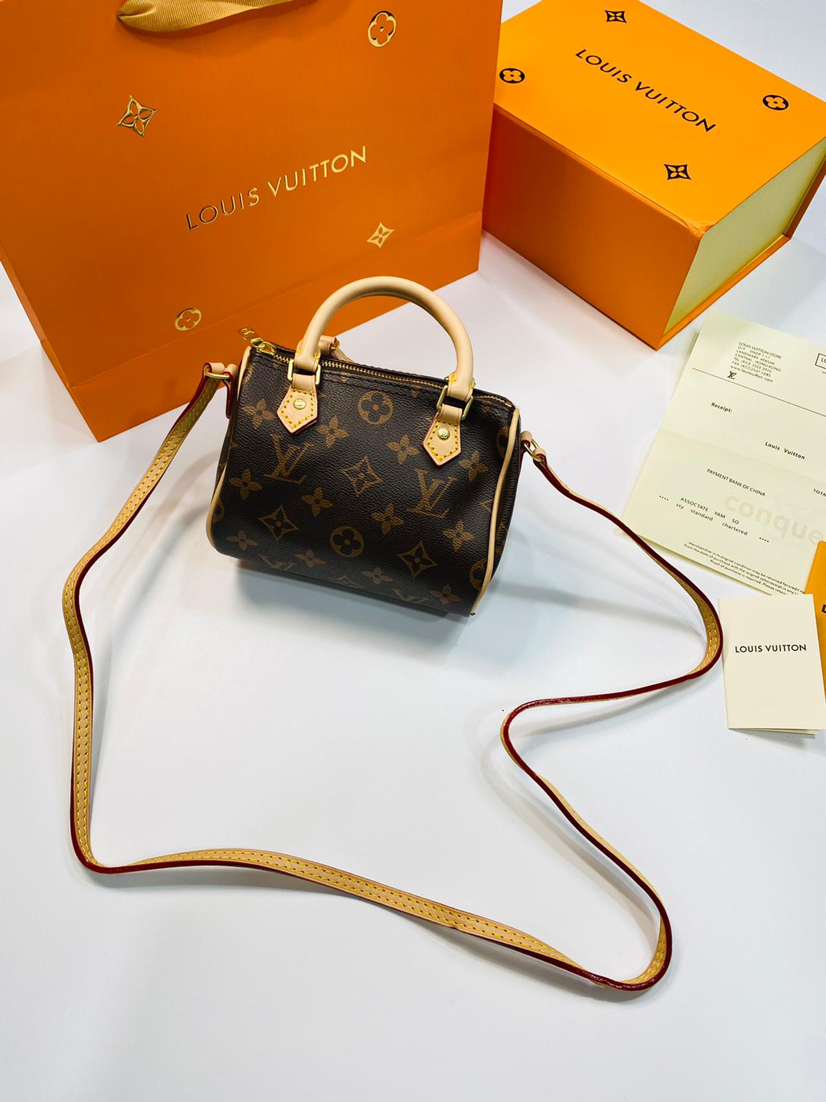 L-V BAG CREAM image 0
