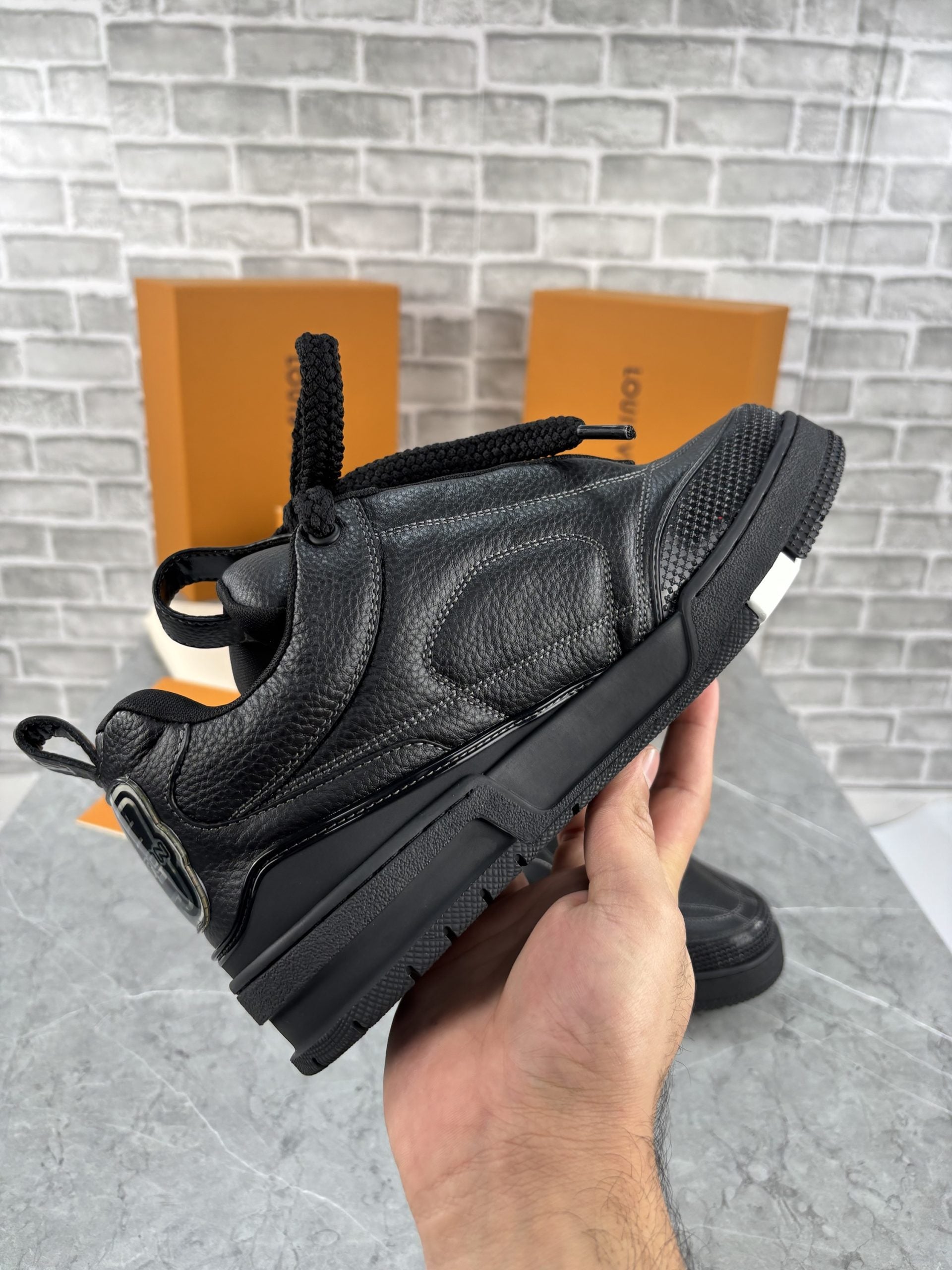LV SNEAK image 5