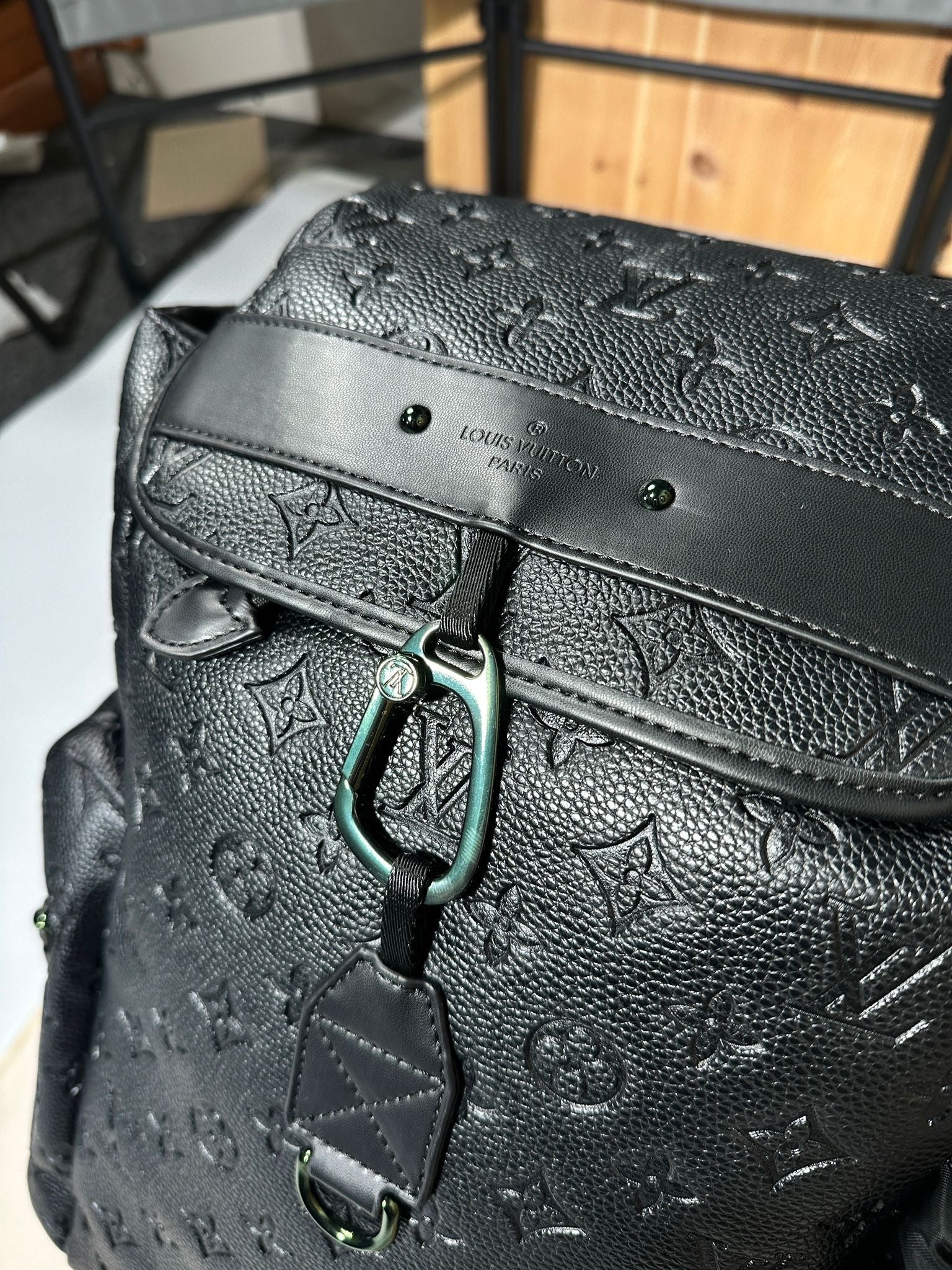 L-V BACKPACK BLACK EMBOSSED image 6